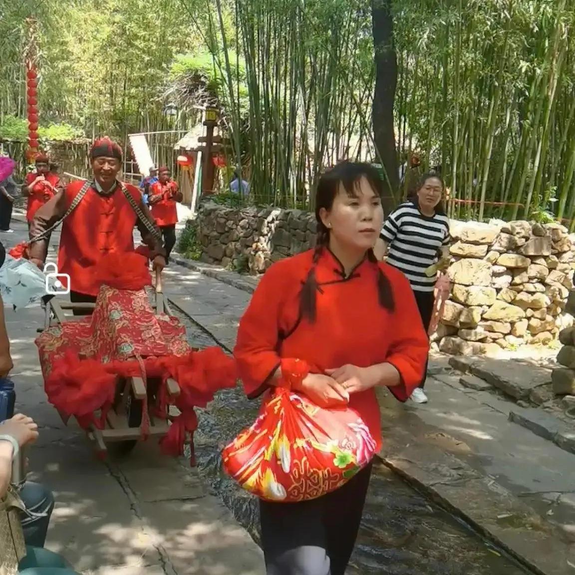 山东自驾游竹林小镇,五一自驾游推荐洞林湖