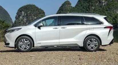 2022别克gl8es陆尊653t豪华型,别克gl8陆尊对比丰田