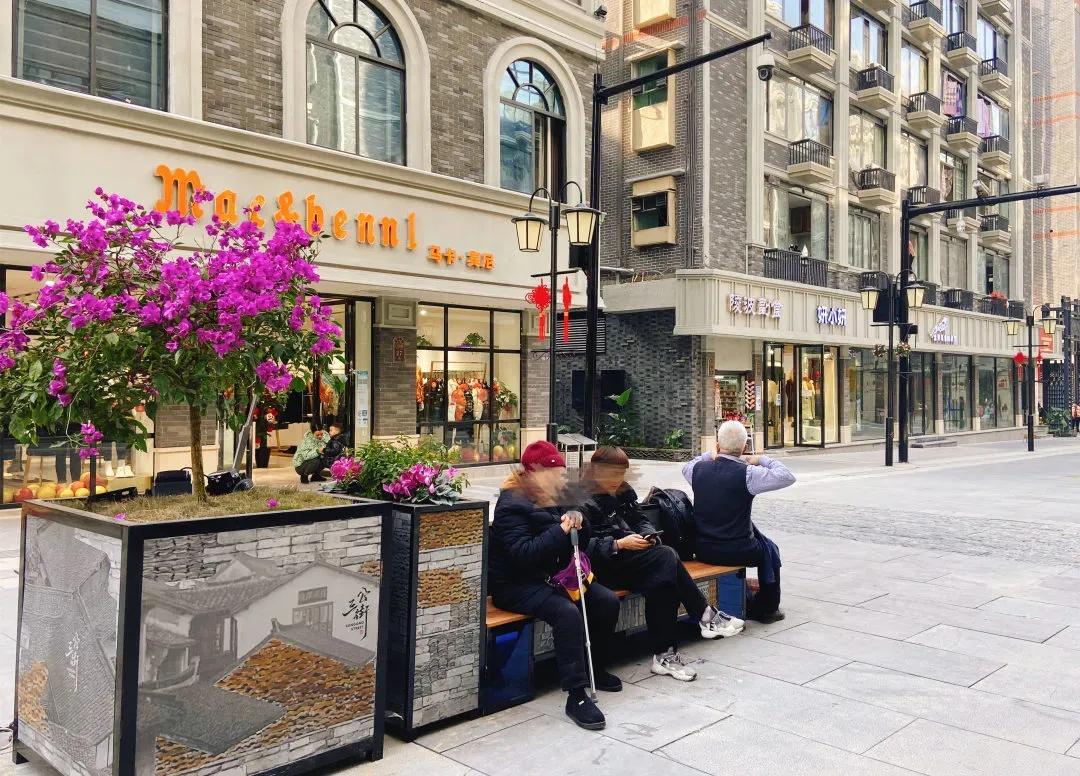 家乐福改地下停车场,南充家乐福超市还可以购物吗