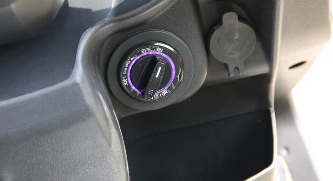 宏佳腾400踏板回归版配件,踏板市场