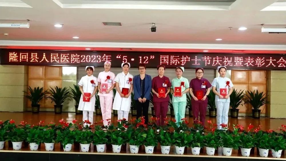 发展护士队伍改善护理服务的感悟,发展护士队伍改善护理服务1500字