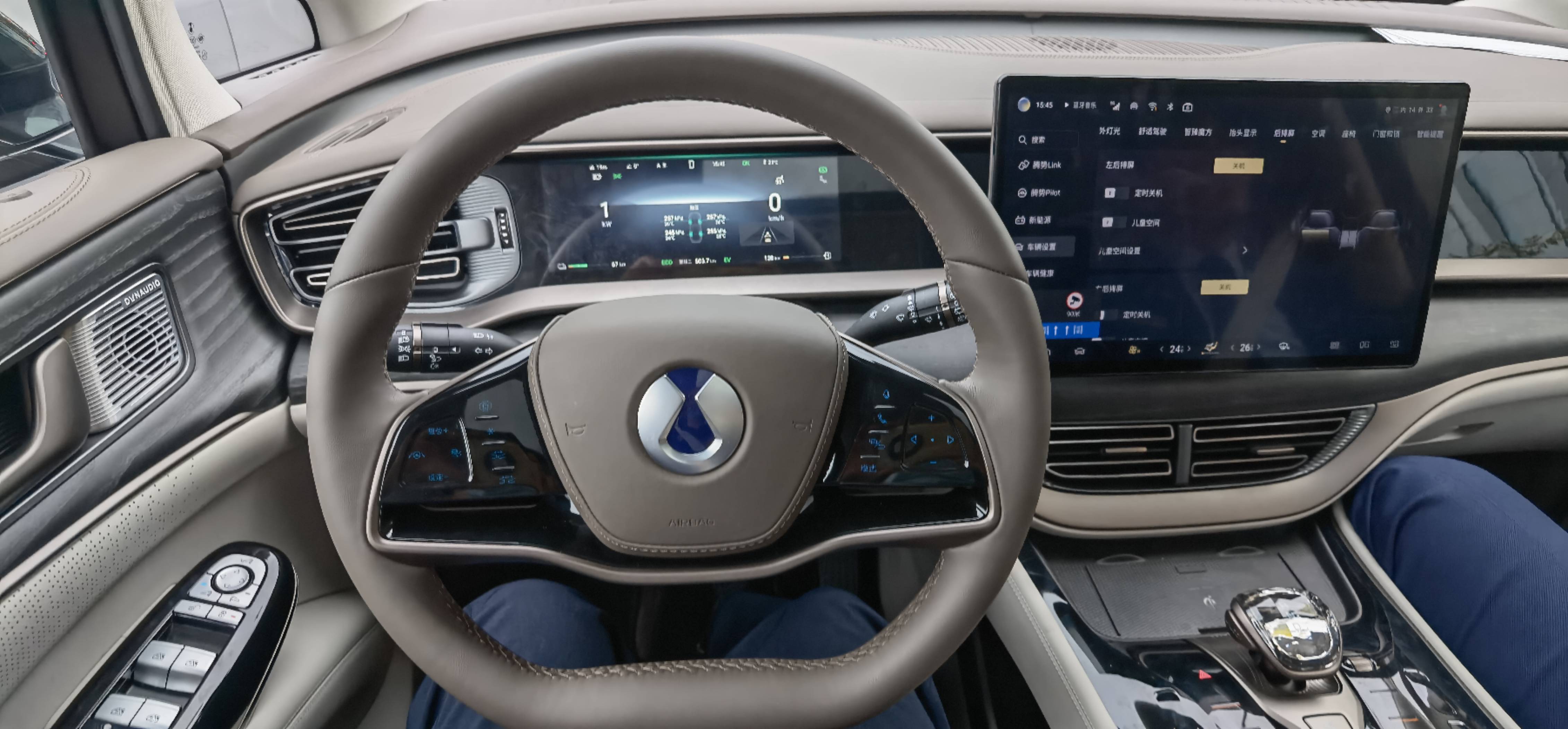 腾势d9最新试驾,腾势d9如何定义豪华全能mpv