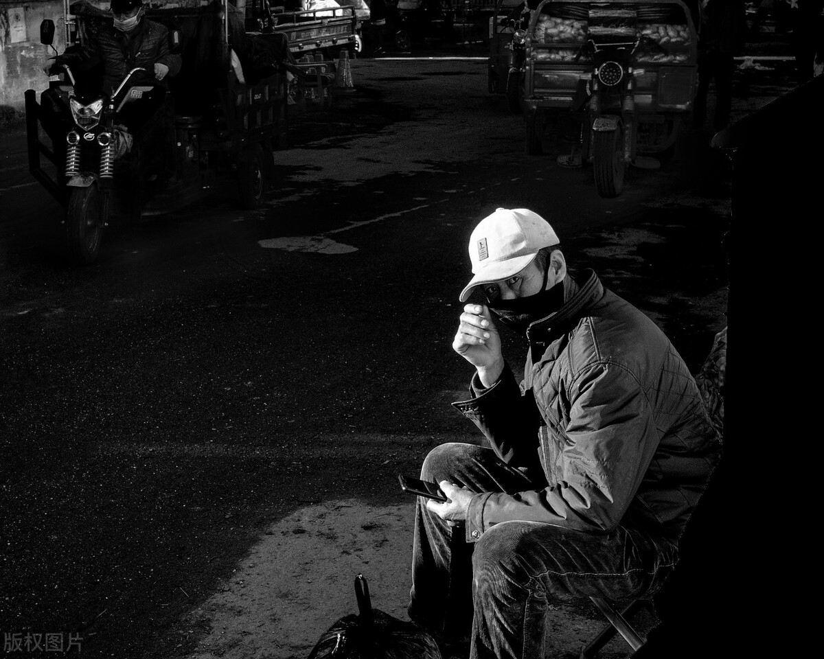 没钱打油小诗100首,没钱过年的打油诗