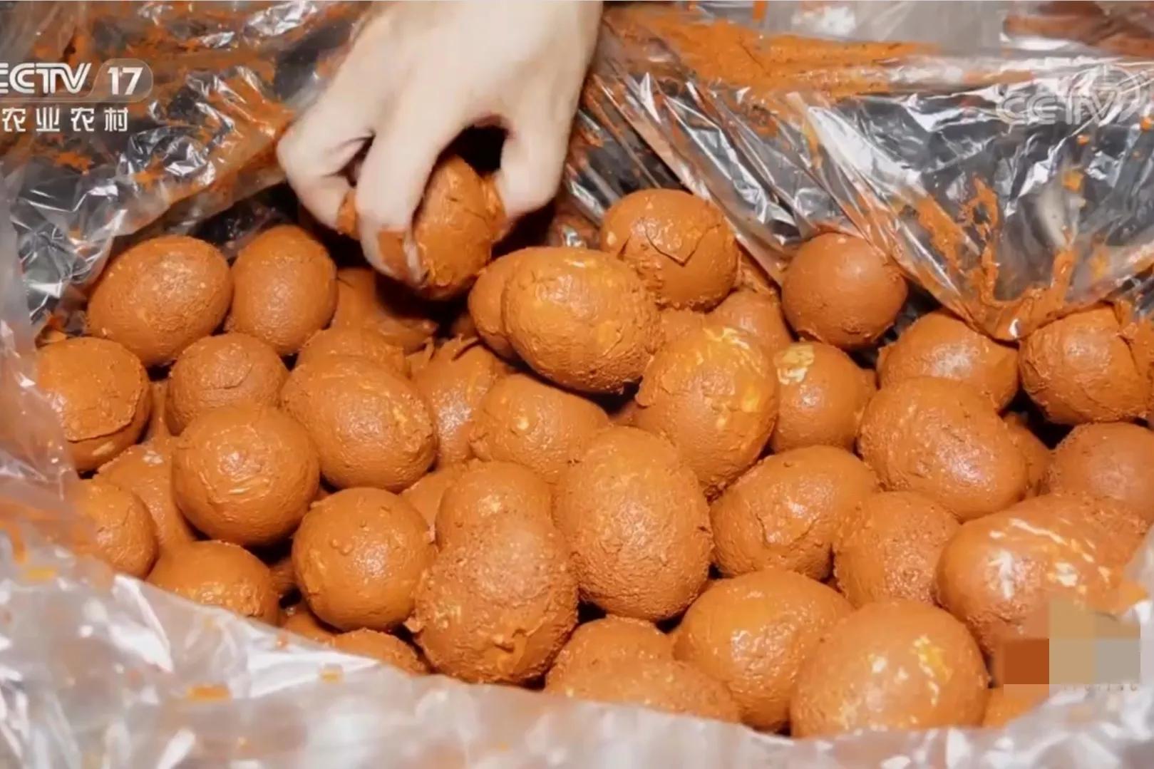 农村小伙承包80亩果园,90后小伙承包15亩果园养活3个孩子