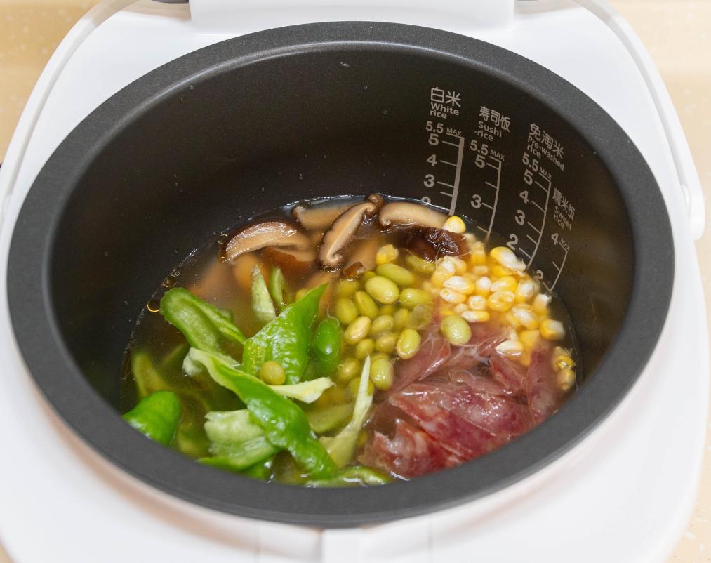 米饭煮的好和电饭煲有关系么,煮了5天的米饭还能吃吗