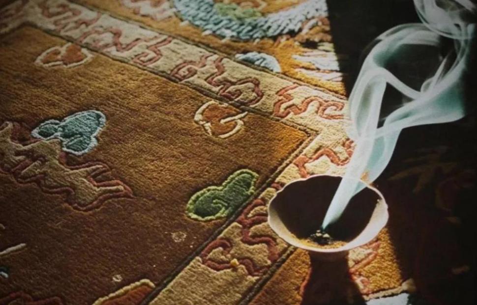 虚与委蛇和礼度委蛇的区别,虚与委蛇和虚以委蛇有什么不同吗