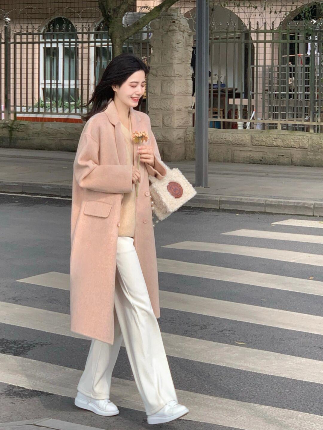 冬天穿什么大衣比较好看20岁,大衣穿搭怎么拍出韩剧女主的感觉