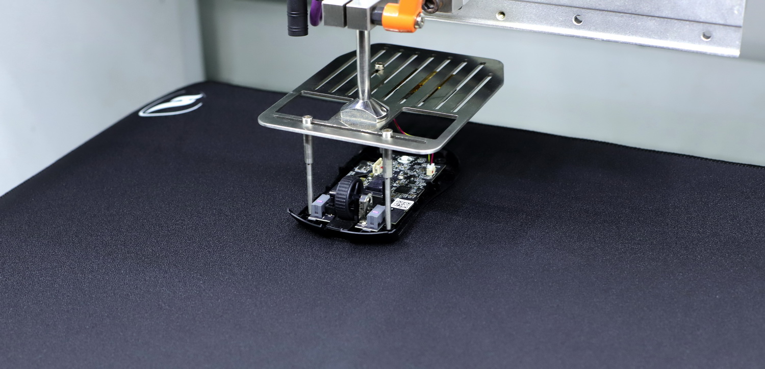 毒蝰鼠标游戏电竞专用,100价位游戏鼠标垫怎么选