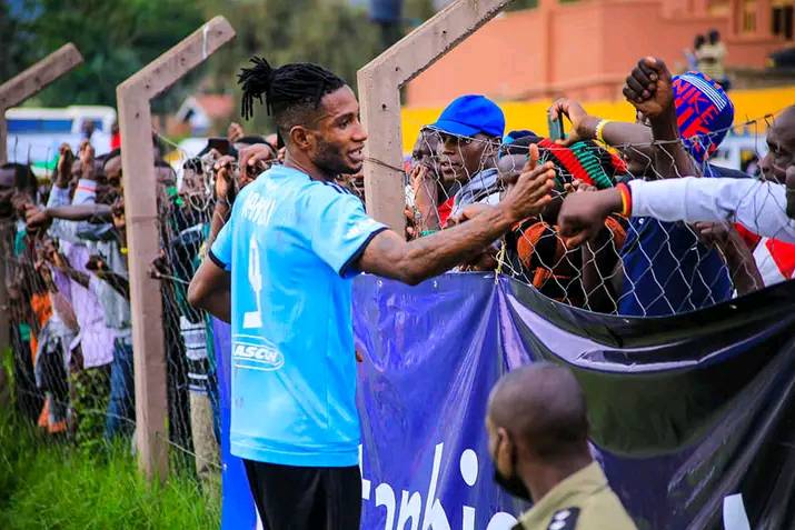 大连外援曼佐基：技术业余，却是非洲全村希望