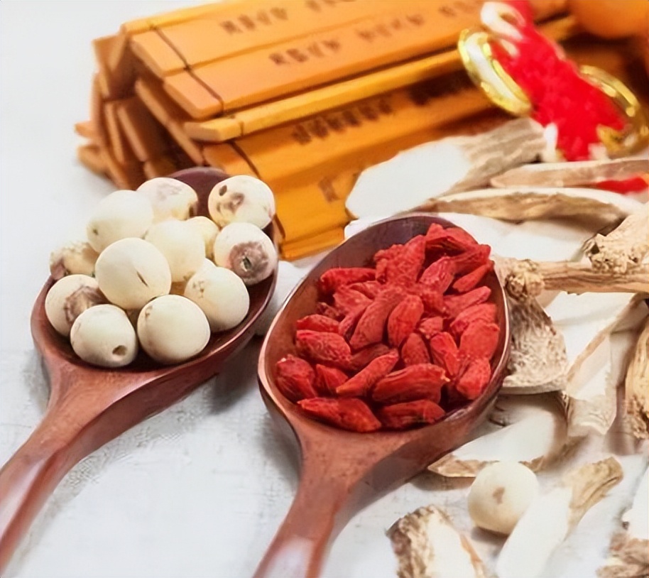 男人喝枸杞水能降血糖吗,长期用枸杞泡水喝是养肾还是伤肾