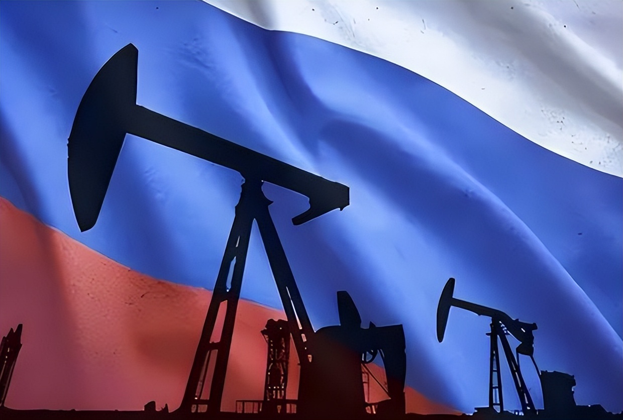 俄罗斯对外出口石油，为什么卖中国80一桶，而对印度却只要35？