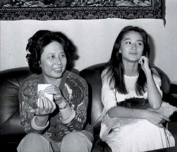 林莉和林青霞是亲姐妹吗,林莉与林青霞