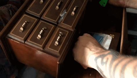 花300美元买仓库,花1300元买仓库