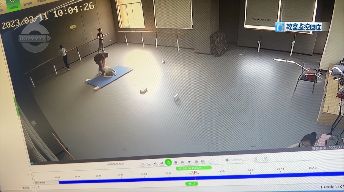 女孩学舞蹈被老师压骨折,女子学瑜伽时被教练压骨折