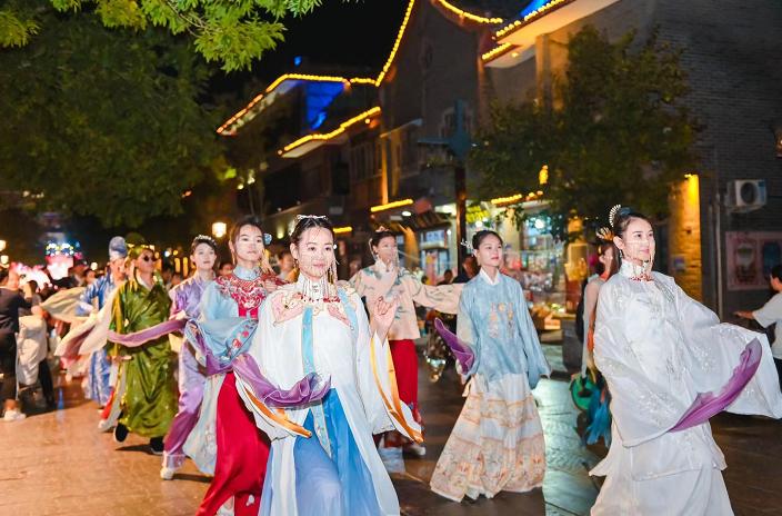 和以前不一YOUNG！事关过年→