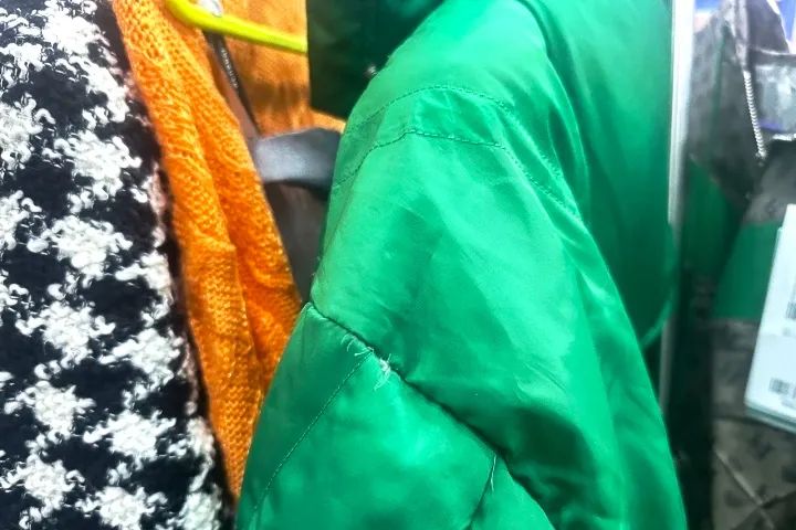 外贸中长羽绒服清仓处理,进出口羽绒服趋势