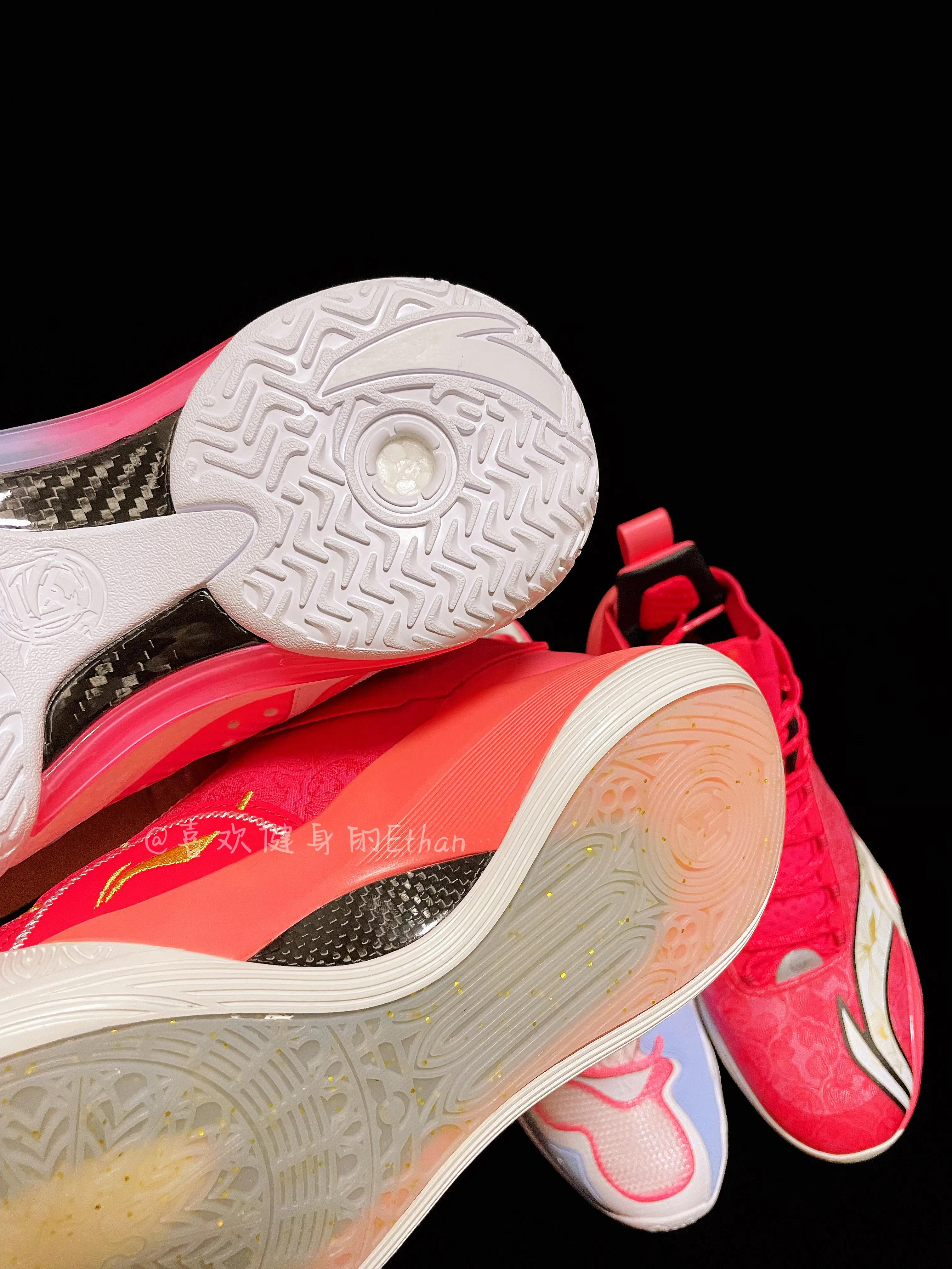 安踏全掌氮科技球鞋,安踏的氮泵和李宁的哪个更好