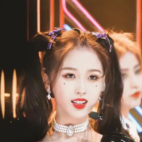 虞书欣潘宥诚氛围感合照,虞书欣丁禹兮吻戏氛围感