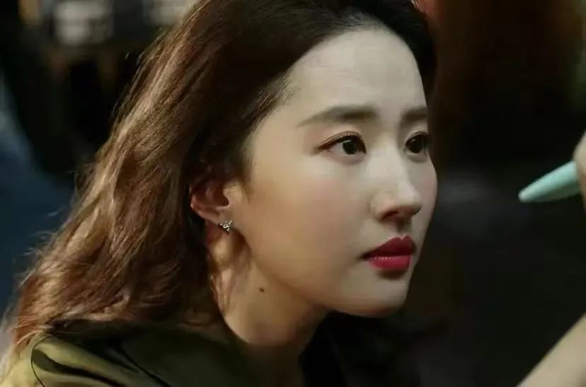 十分简单但是十分高级的穿搭,学这2种显高级的穿搭技巧