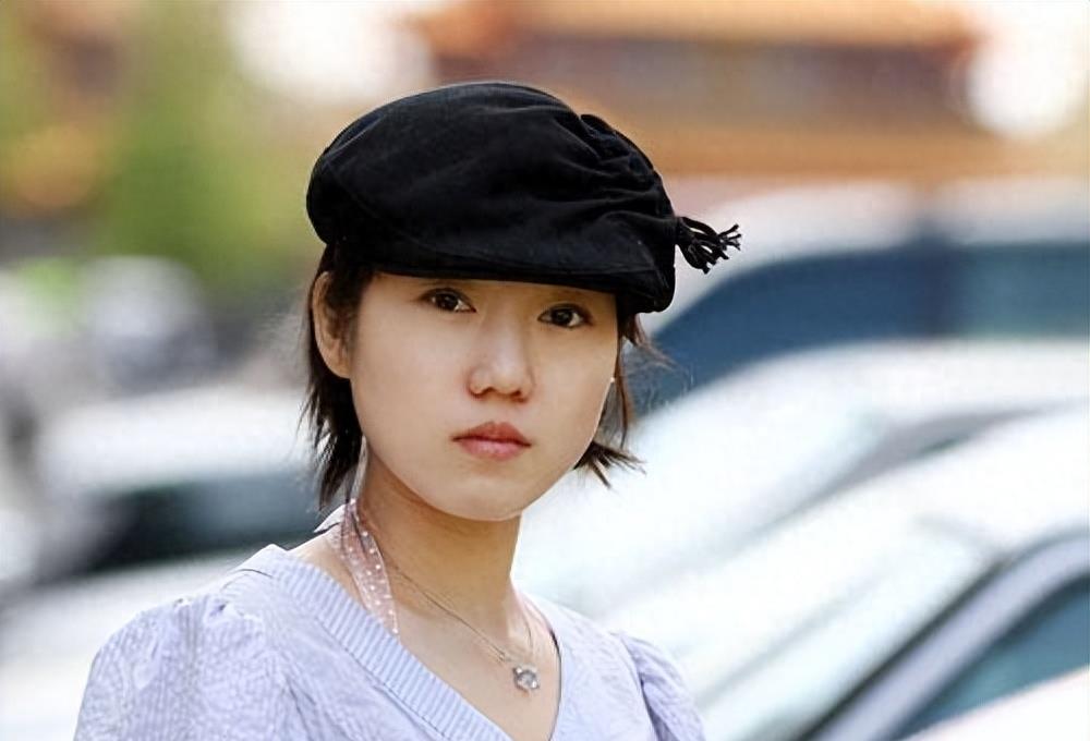 “最红嫩模”*筱雨张**：22岁时拍写真火爆全网，如今将近40岁仍单身