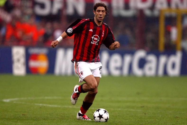 足球古典前腰是什么意思,足球古典前腰为什么少了