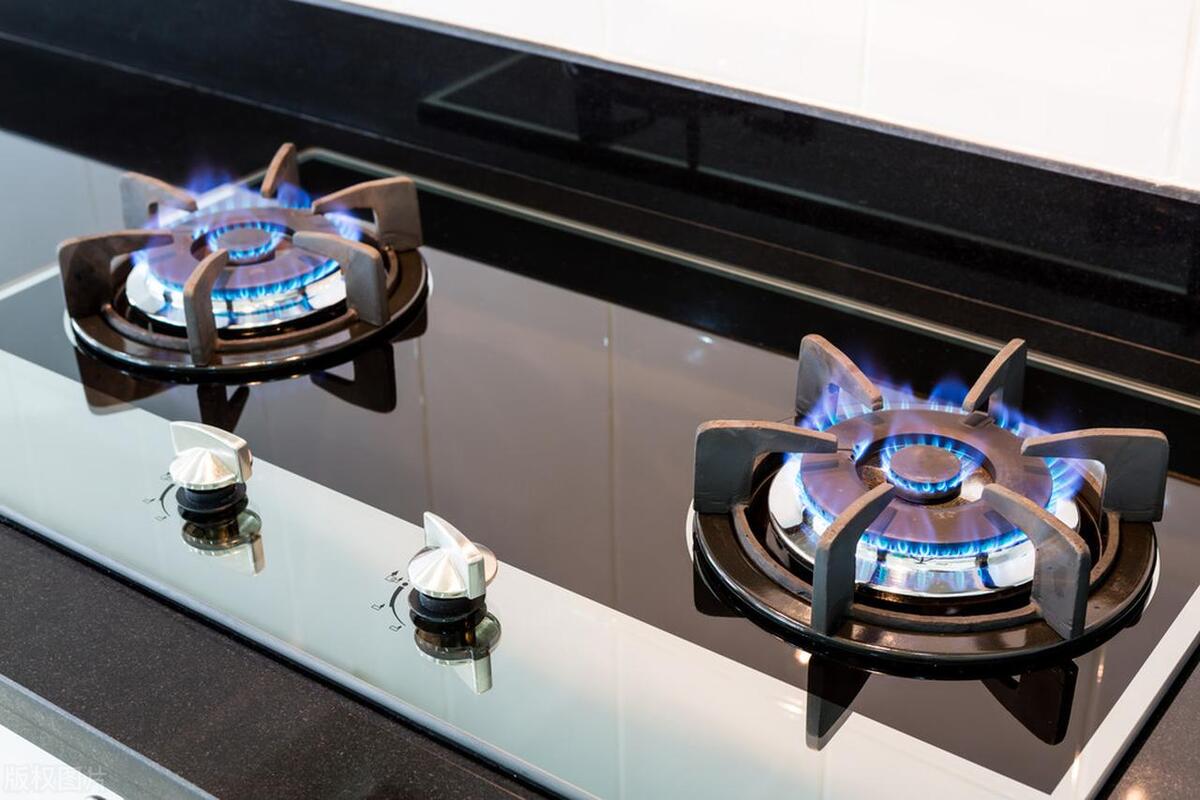 为什么很多人都开始嫌弃“燃气灶”？看完才知道，他们是真聪明