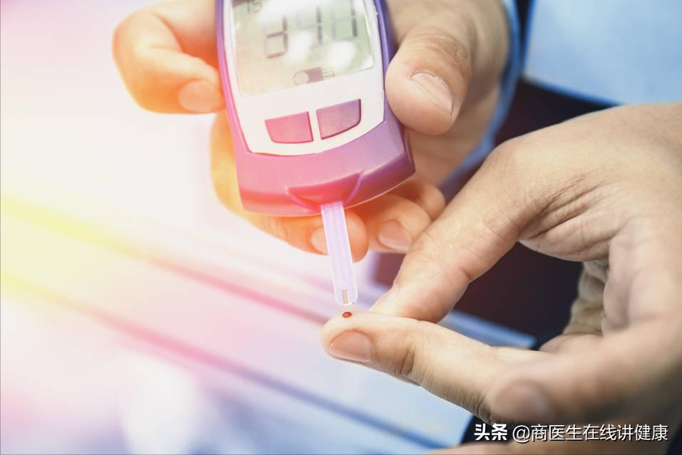 糖尿病人吃东西会有什么症状,糖尿病管住嘴迈开腿