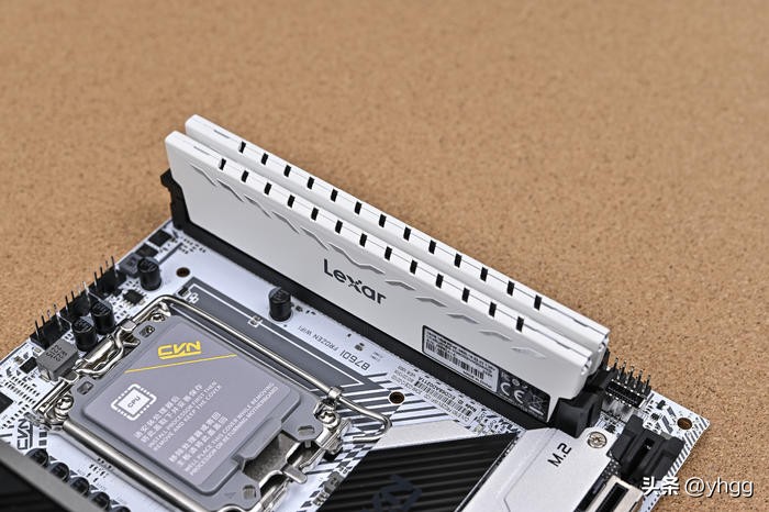 七彩虹主板b760和影驰760,七彩虹b760冰霜对比影驰b760