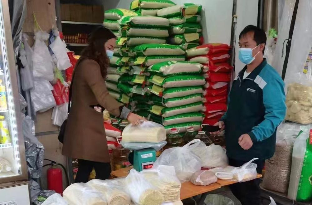 有需求，“邮”我购——盘州鸡场坪邮政支局开展“异省即购”助推寄递业务发展