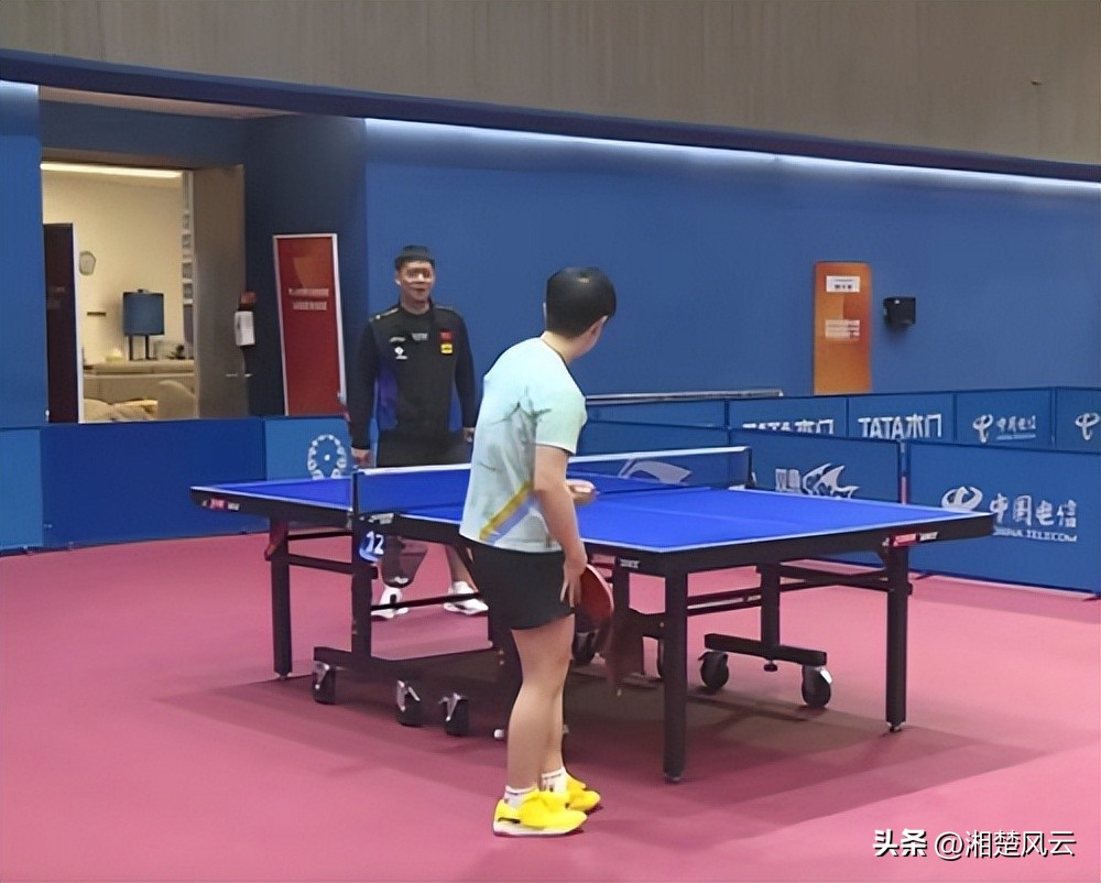 孙颖莎世乒赛夺冠教练反应,孙颖莎夺冠感谢两位师父