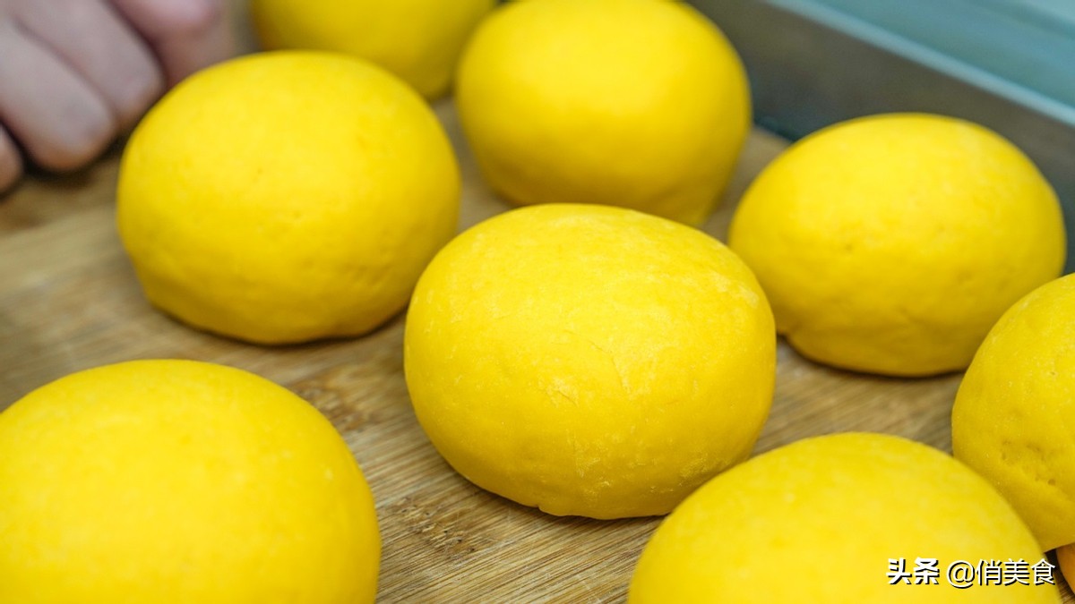 蒸馒头蓬松暄软的诀窍,白馒头一斤面粉加多少酵母