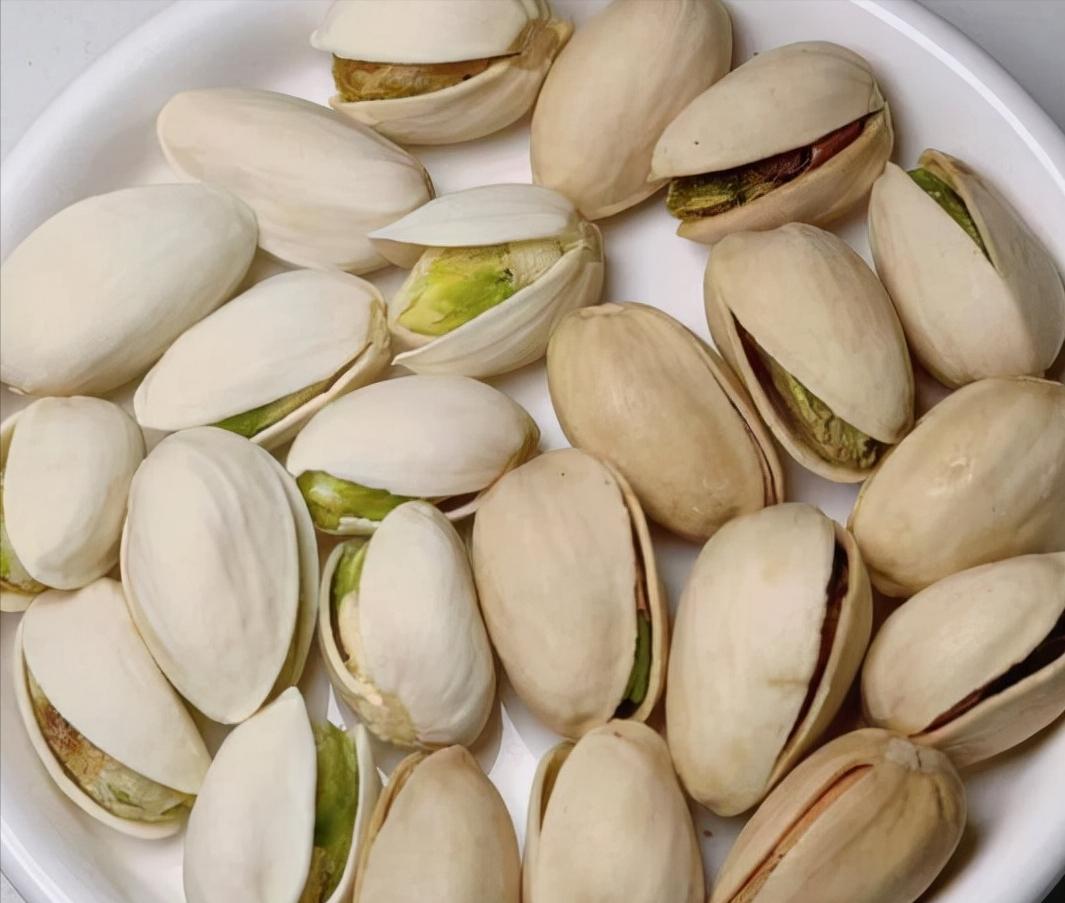 三只松鼠每日坚果500g罐装纯坚果,三只松鼠坚果纯臻佳礼