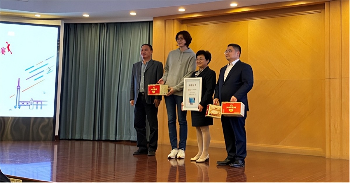 姚明与妻子叶莉,姚明妻子叶莉体重多少