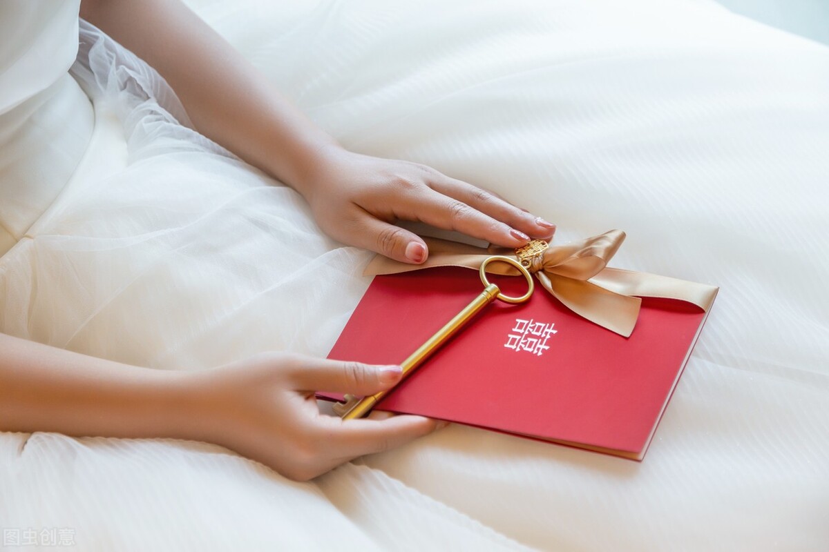 婚礼请柬邀请领导纸质版怎么写,婚礼请柬怎么跟领导说