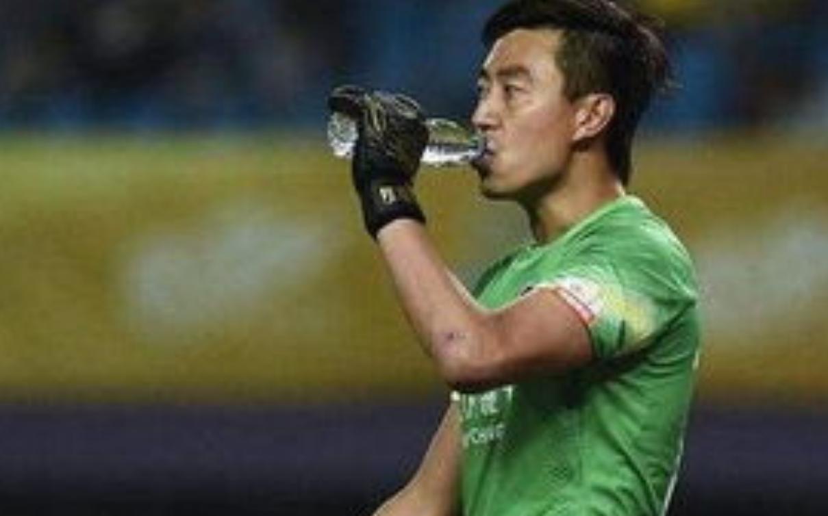 喝水哥被吐槽,喝水哥火遍全球