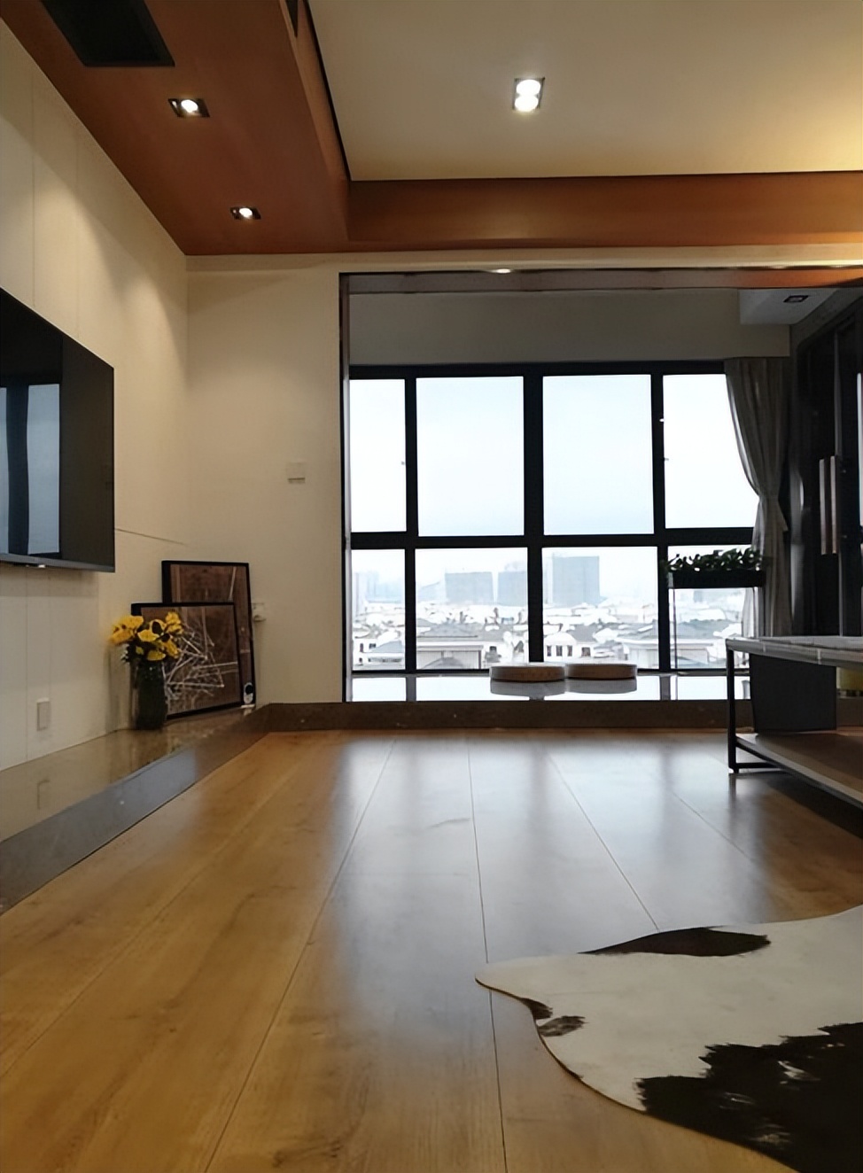 把窗户拆了变成阳台效果图,客厅阳台改造窗户