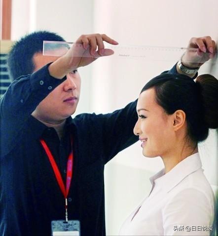 空姐一般多少岁退休,空姐退役后多大退休