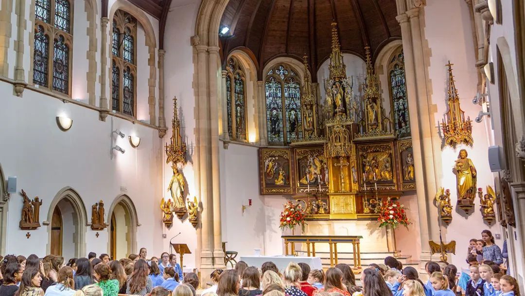 秋日漫步：英国私校美景巡礼，孩子们喜欢哪一所？