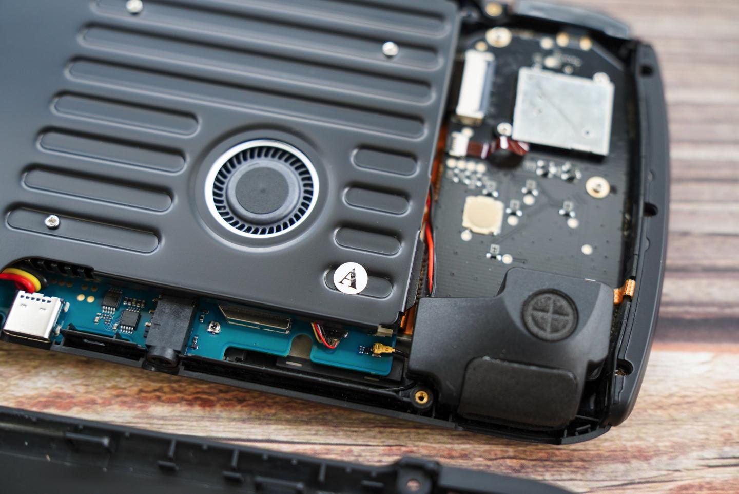 ayaneo安卓掌机评测,aynodin奥丁安卓游戏机测评