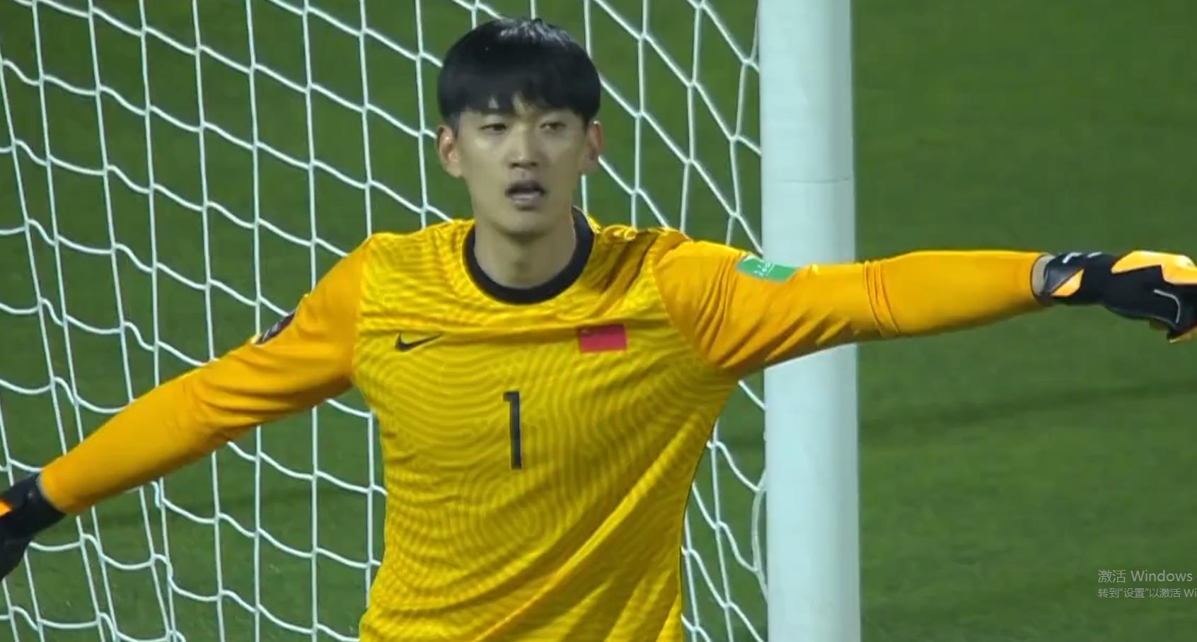 中国男足主帅李霄鹏最新消息,国足首发大调整李霄鹏将重用三人