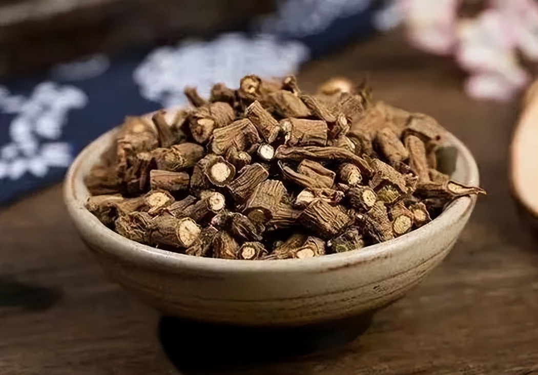 《伤寒论》里的千古名方：小柴胡汤，妙用可治甲状腺、乳腺结节