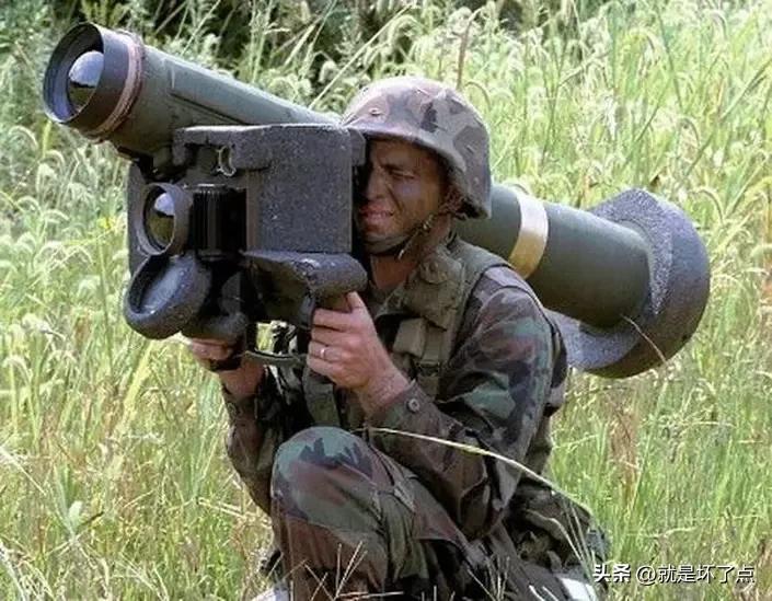 论重型装甲车辆装备多层防空系统的必要性