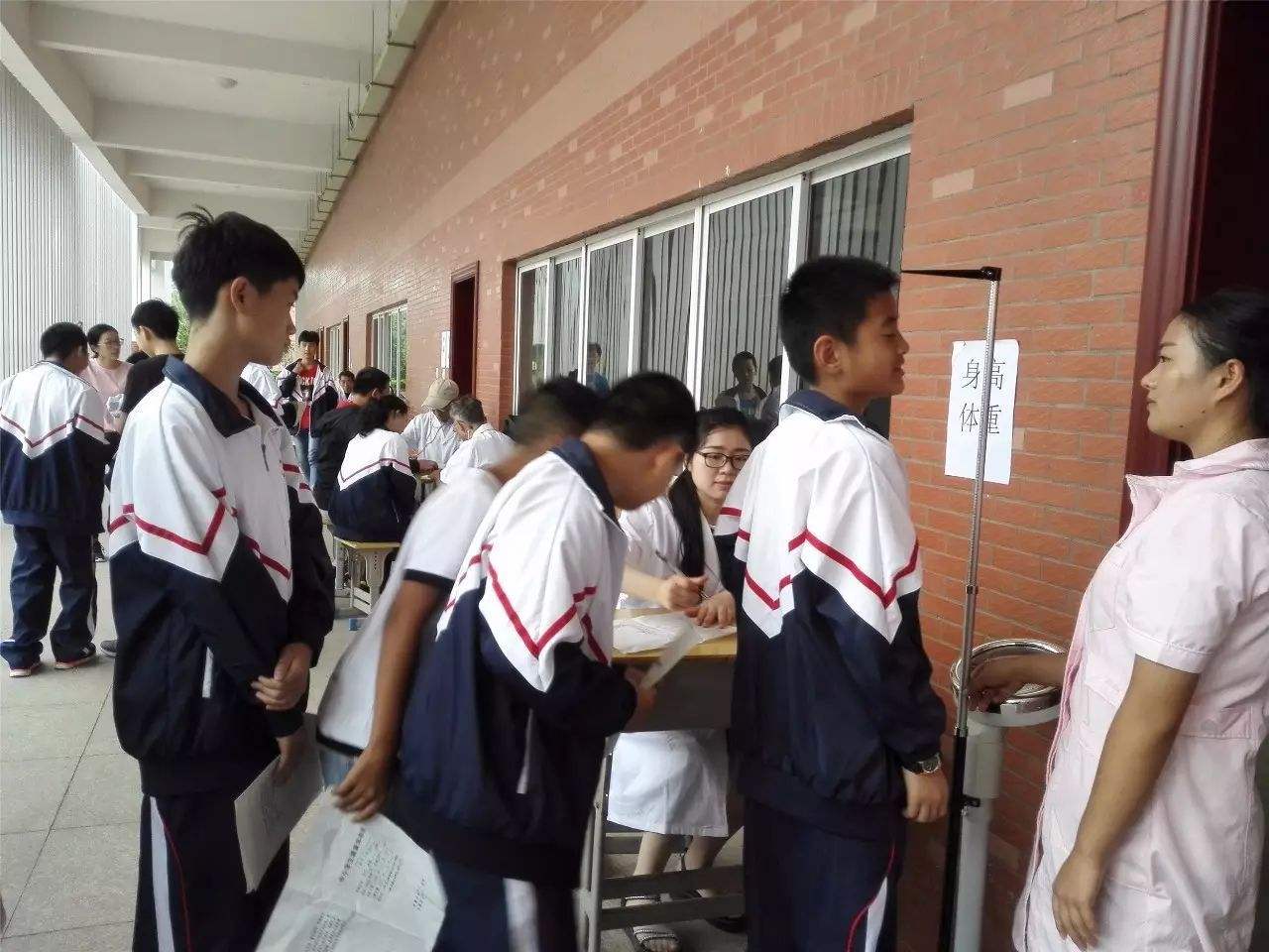 生长发育期小孩如何提高身高,儿童小学时期怎么才能长高