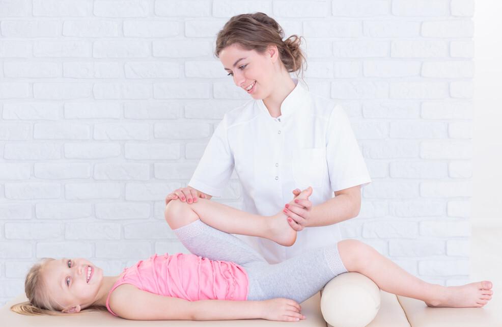 宝宝睡眠时间怎么调整,宝宝睡眠时间少但精神还很好