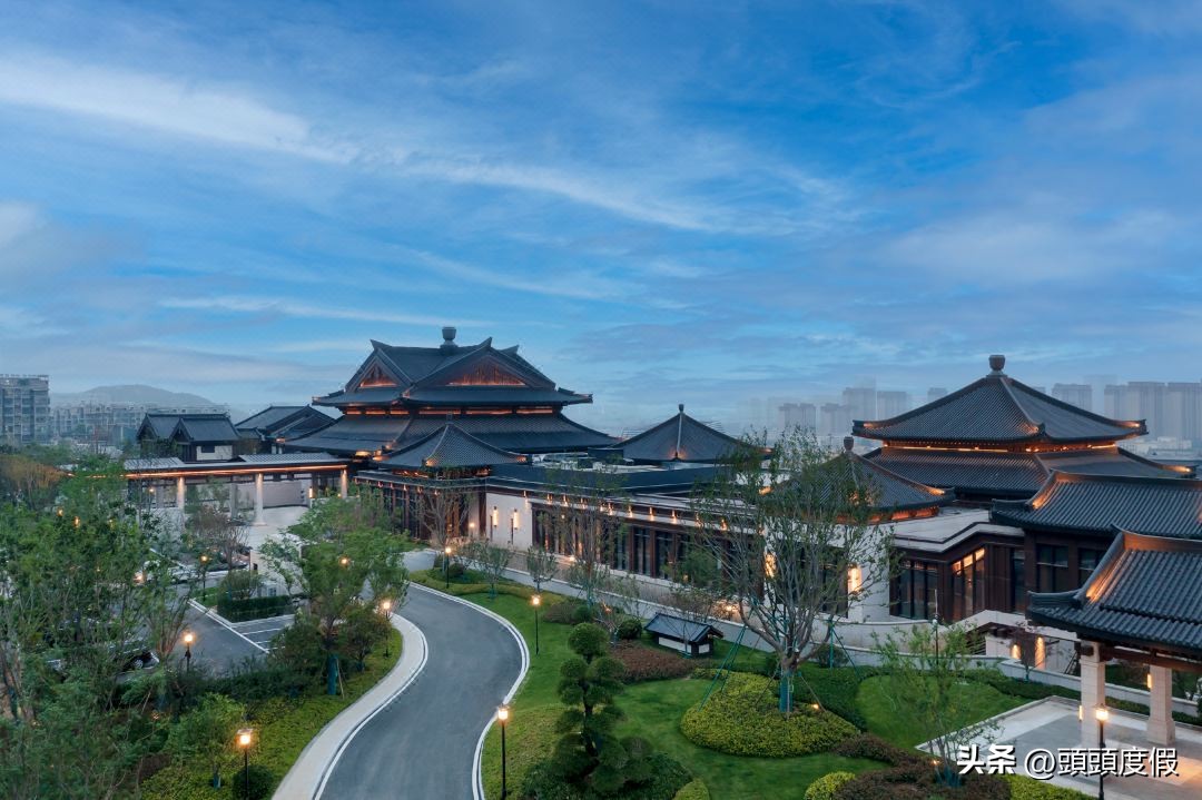 济南看趵突泉最好的酒店,课本里的趵突泉一城山色半城湖