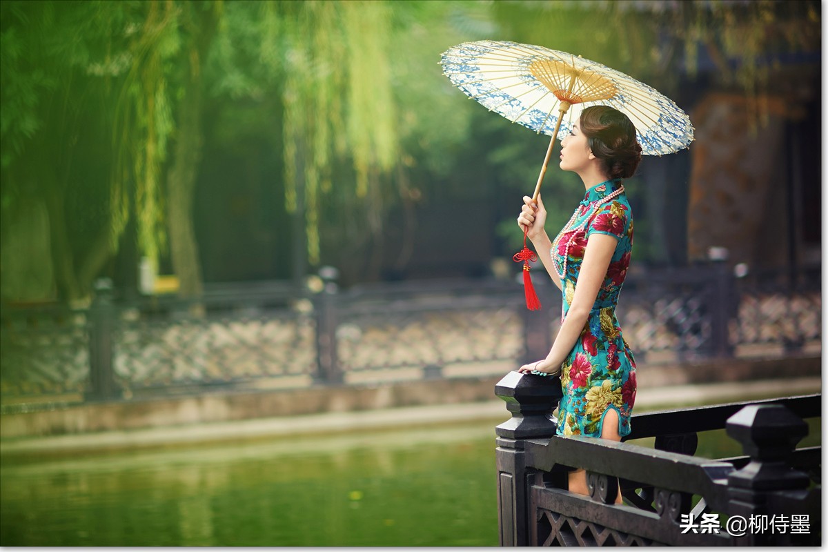 50岁阿姨拍照姿势大全站姿,中年女人拍照姿势小窍门