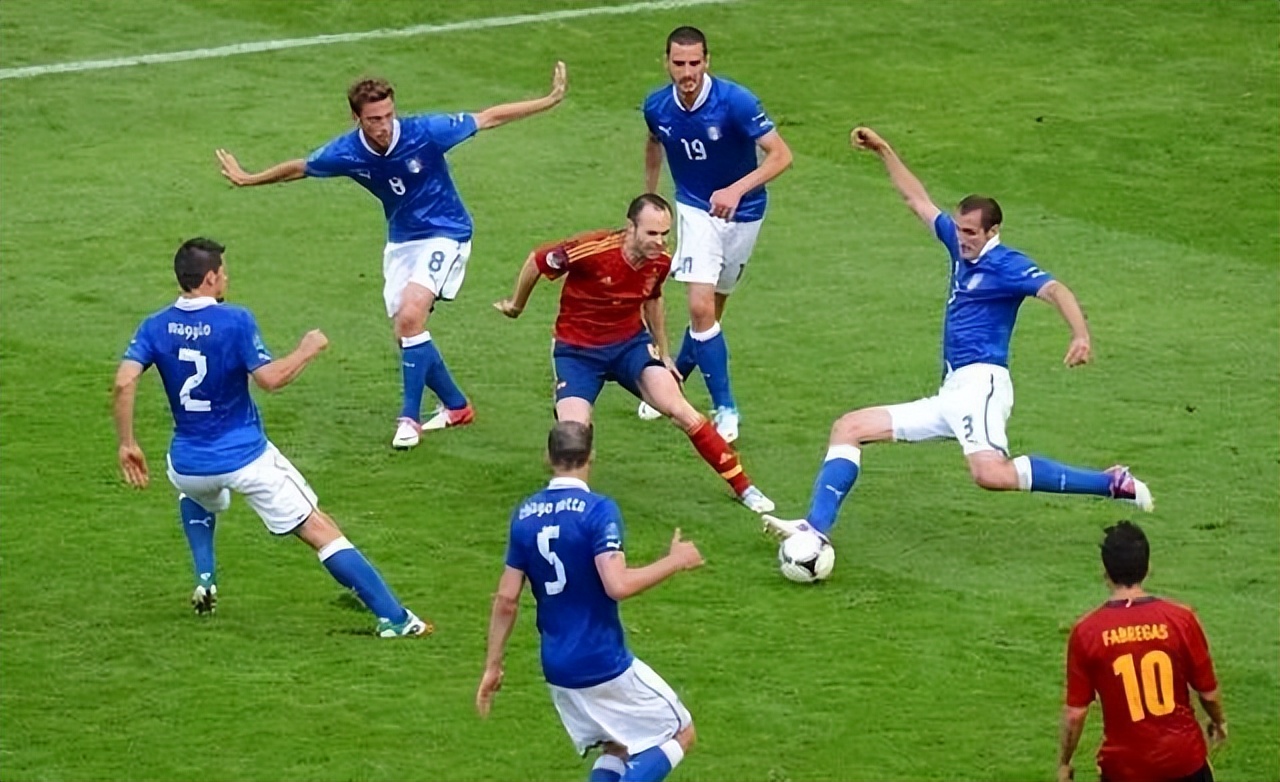 最强小白,最强小白实况足球