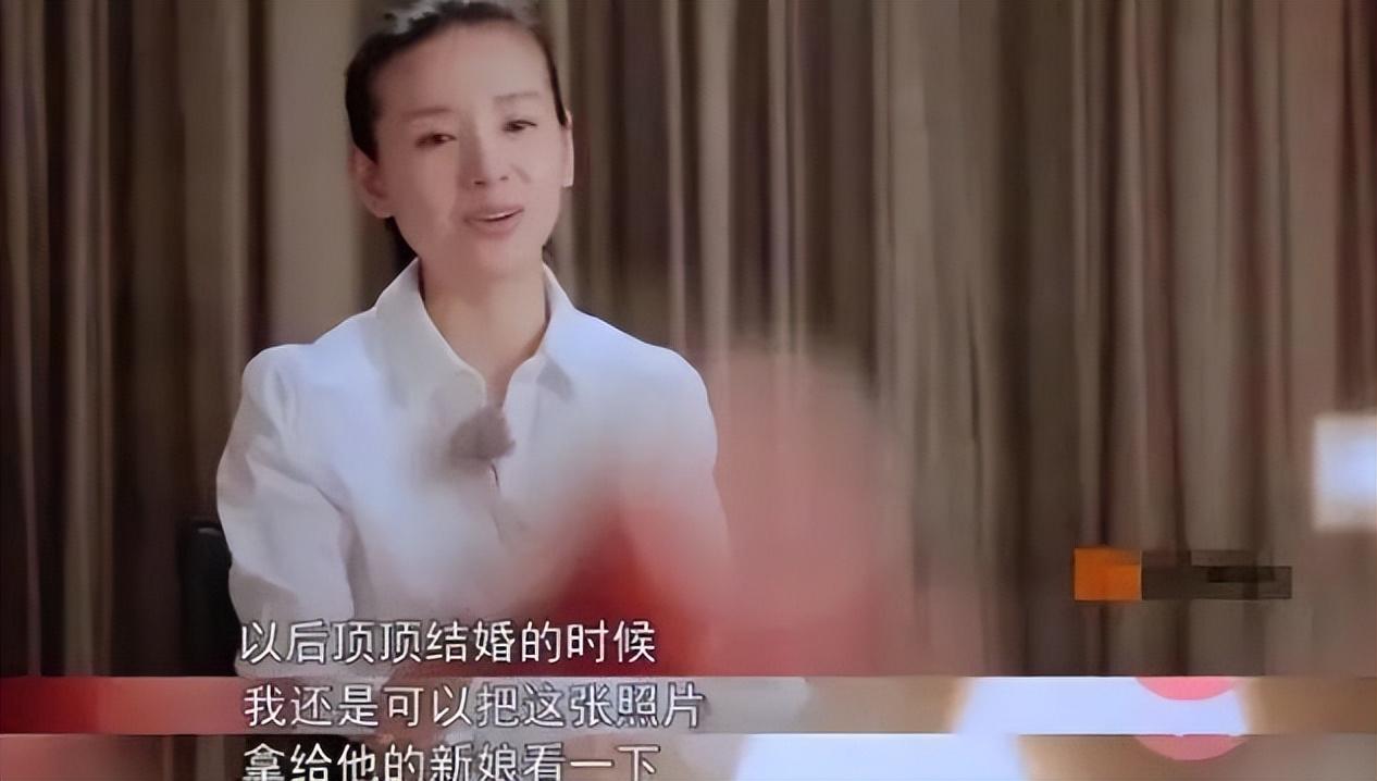 父女“嘴对嘴亲吻”不害臊，以爱的名义满足私欲的行为，该停止了