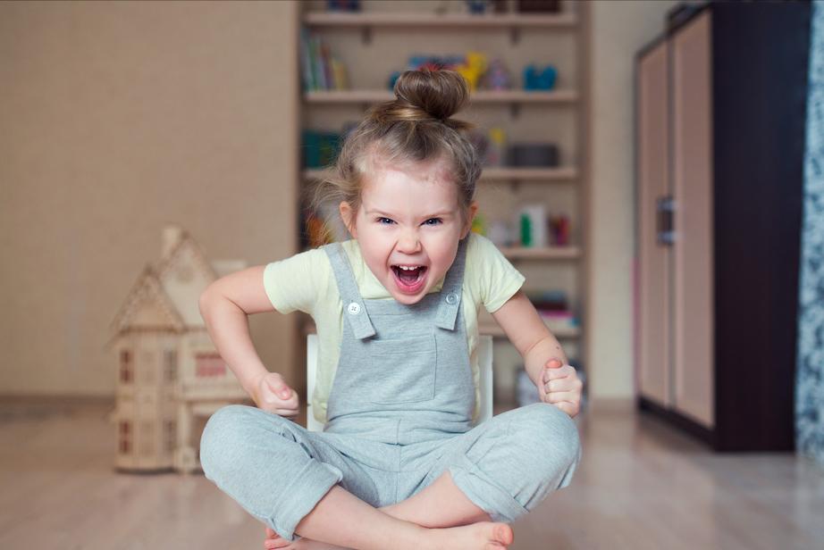 4岁孩子一言不合就发脾气,4岁孩子一言不合打人