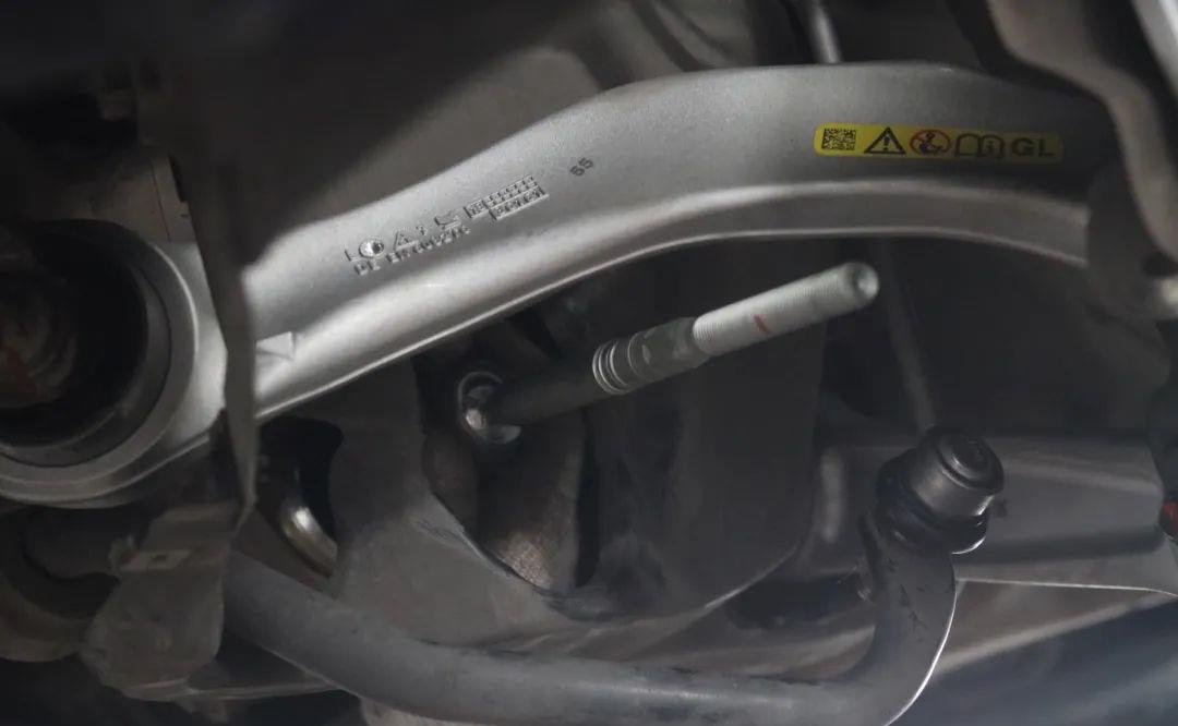 老款宝马730改新款全过程,12年40万公里宝马730翻新